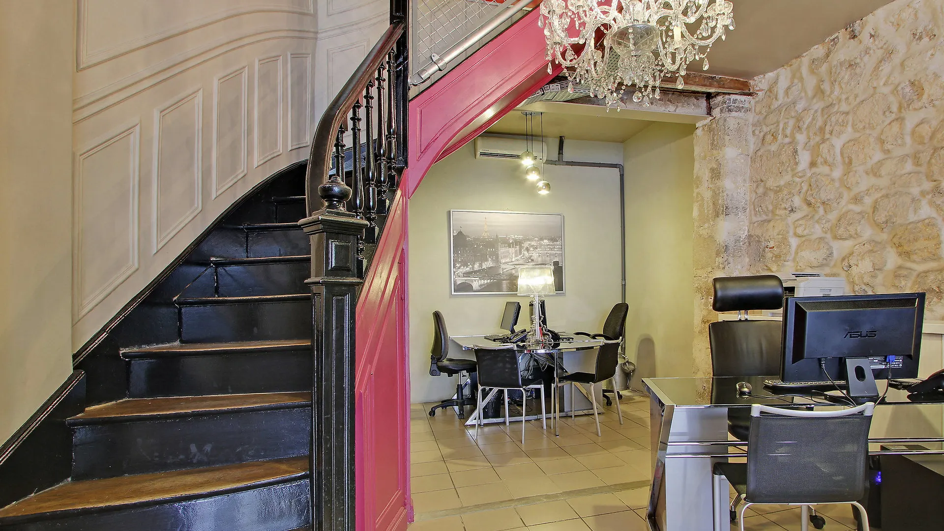 Hotel Centre - At 2*